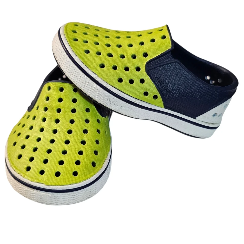 Native Miles Block Water Shoes Lime Green Blue White Unisex Kid's Size 4 EUC